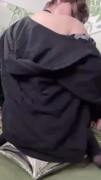 Happy birthday to me guys i m officially 21 i can legally drink now 