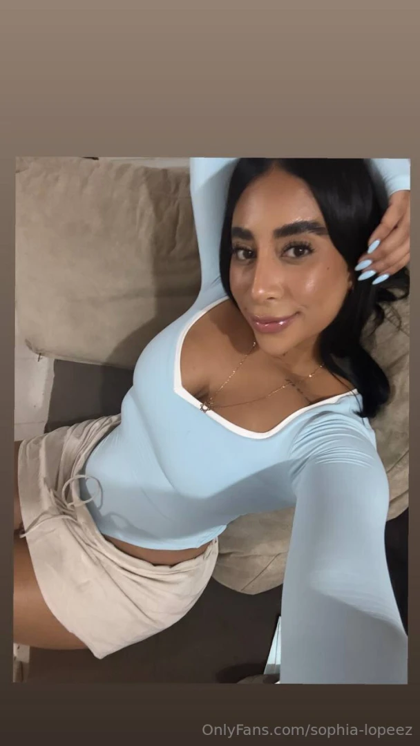 Blue turns my fav color since i made my nails on blue 