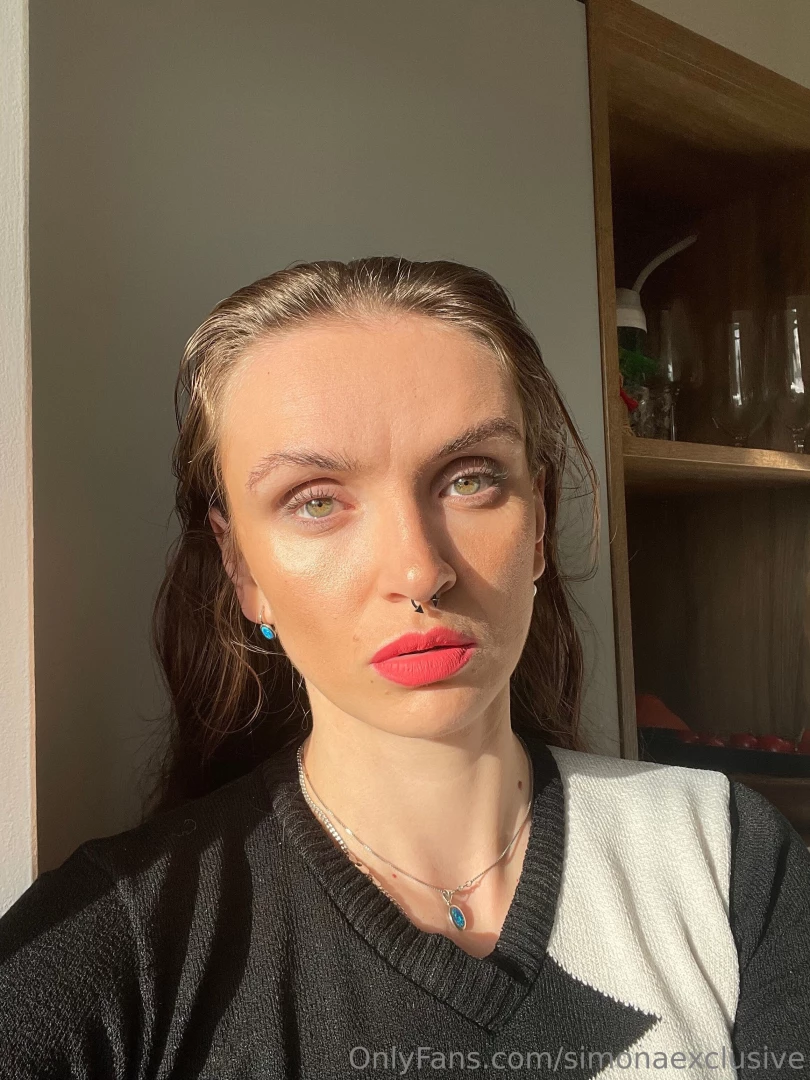 L b se v m moje namalovan rty tahle barva je jedna z m ch nejobl ben j part 1 