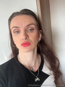 L b se v m moje namalovan rty tahle barva je jedna z m ch nejobl ben j