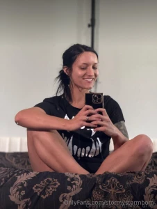 Alyx_urie2 isn t just stunning she s electric watch her own every part 2