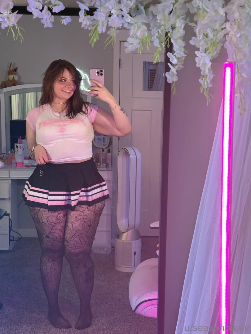 I dont know why but somehow i think im cute when i wear a skirt like part 1 