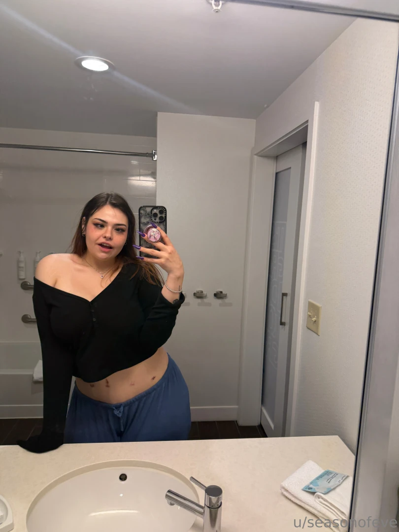 Quick little mirror selfie just for youuu i know i know it hasnt been part 1 