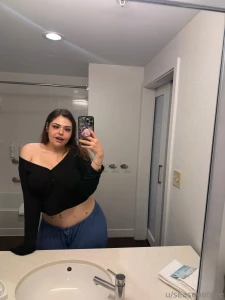 Quick little mirror selfie just for youuu i know i know it hasnt been part 1