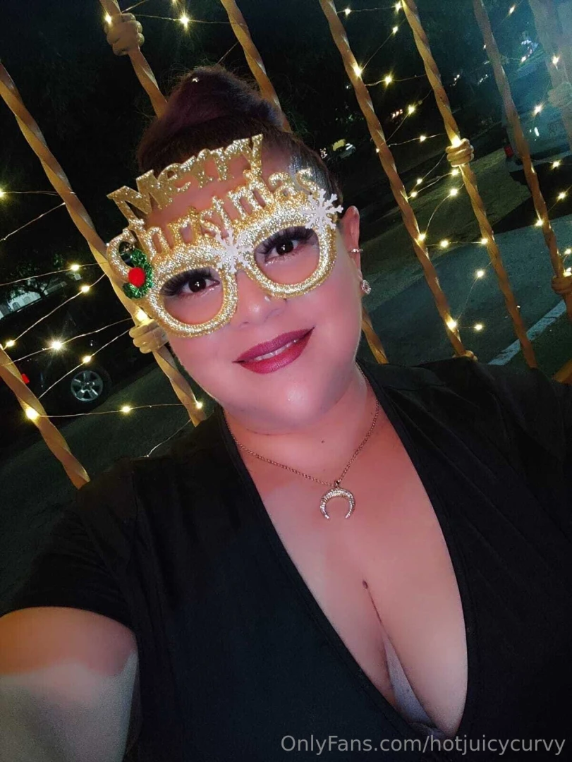 Happy holidays i hope you enjoy these days at home and think of me 