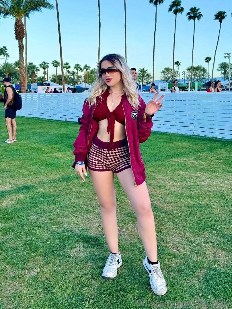 Another outfit i wore to coachella 