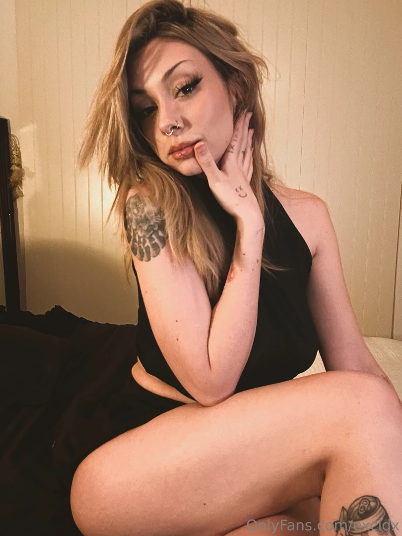 Flaunting some of the amp because why pick when you can have both 