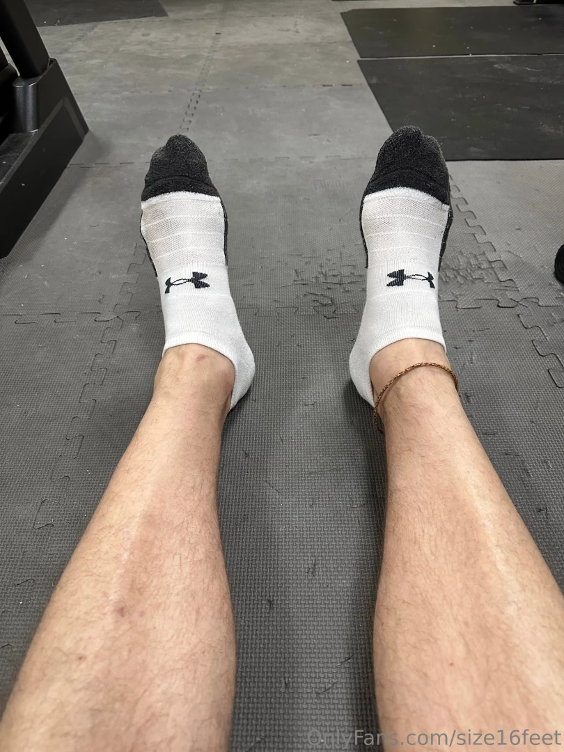 Boy made a neat little anklet for me isn t it sweet part 1 