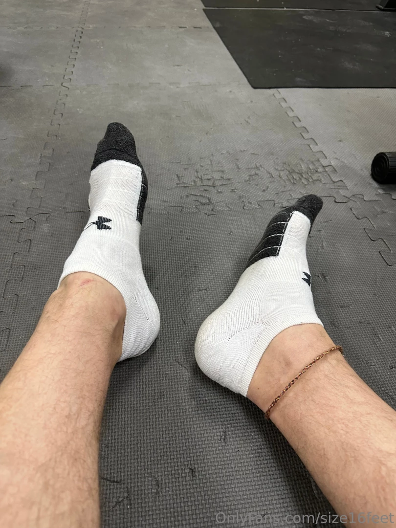 Boy made a neat little anklet for me isn t it sweet 