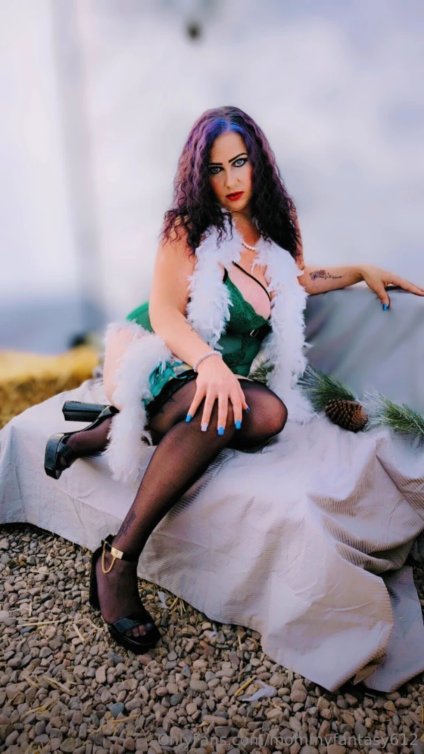 Ohh wait until you see much more in this little elf outfit on my v i p 