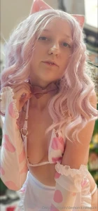 Which did you notice first my cute collar or the corner of my nipple