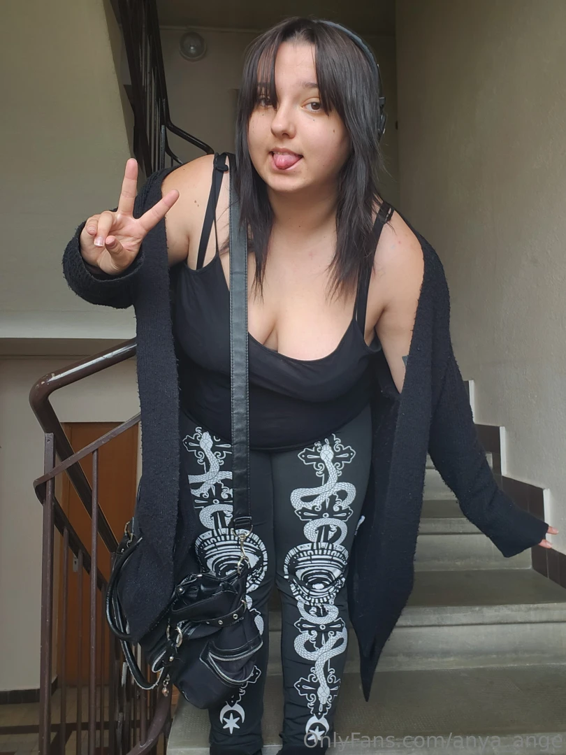 I m know as the goth girl of the building tbh i m ok with that lol 