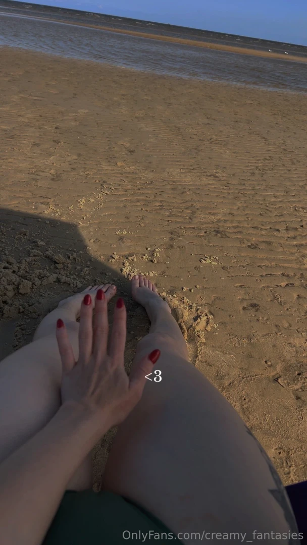 Who wants to pay for my nails they need to be redone 