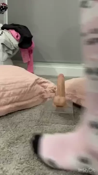 4 weeks til i can fuck my pussy again 