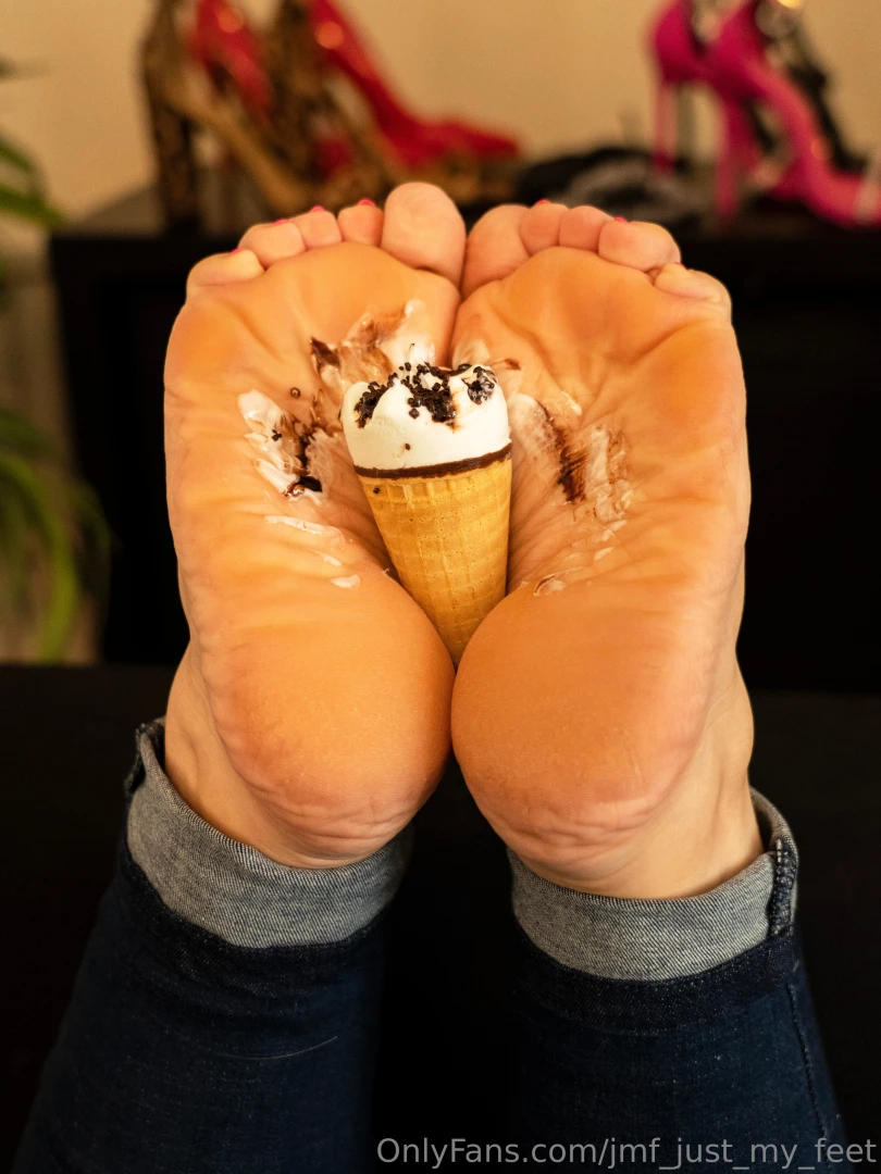 You can t beat an ice cream in this weather would anyone like a lick 