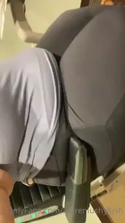 This is so fucking hot look at how huge i am in this examination chair 