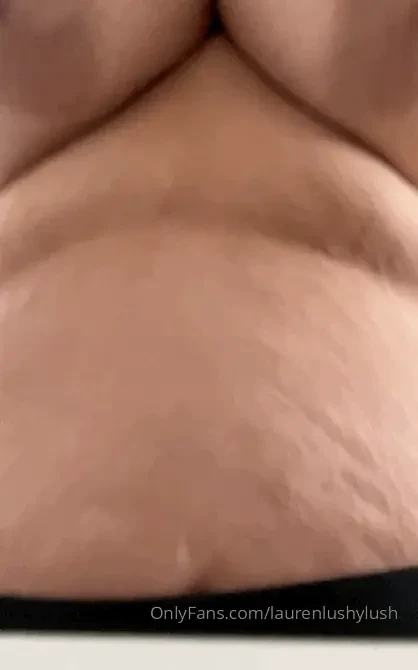 Just flashing my titties casually at work 