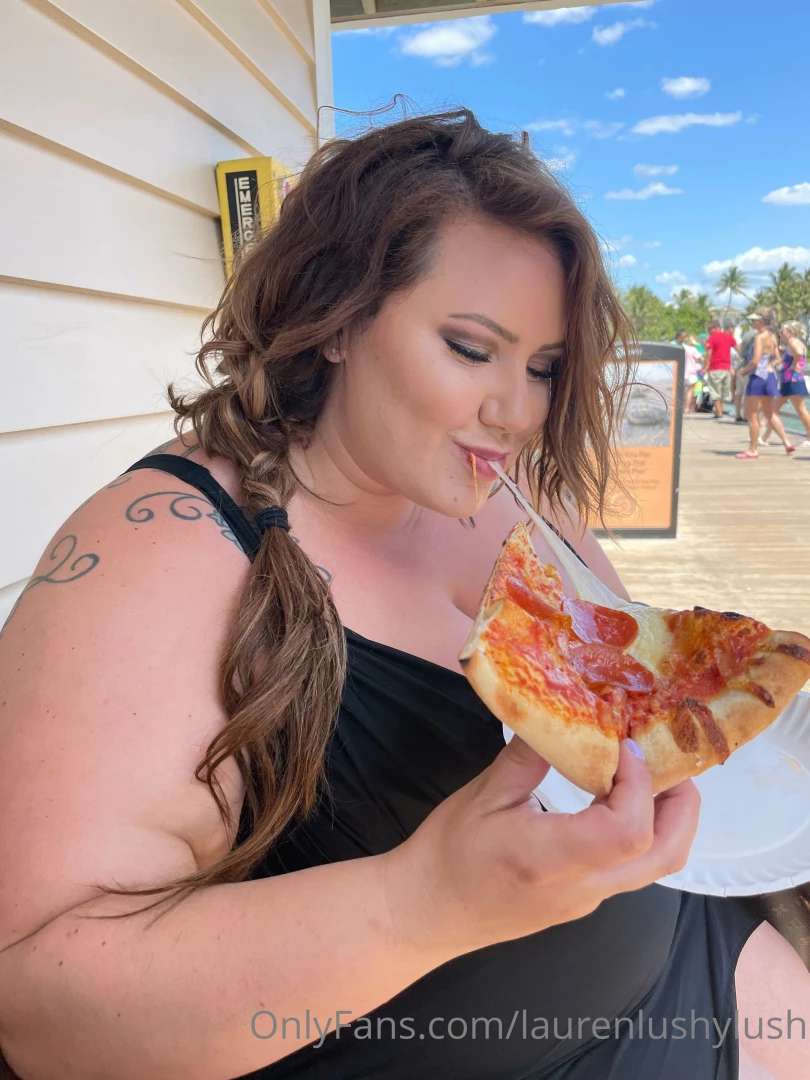 Fat girls love pizza part 2 