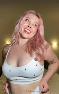 Hard launch hot af new set with pink hair when you unlock you re in