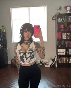 Channeling my inner workout demon what do u think of this outfit