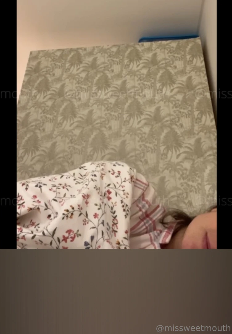 Just woke up and i m starving but not for food you were lying there so 