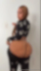 Pulled my pants down and made it clap