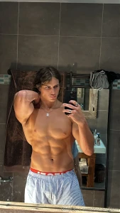 Just me my boxers and this mirror think i should take one more thing