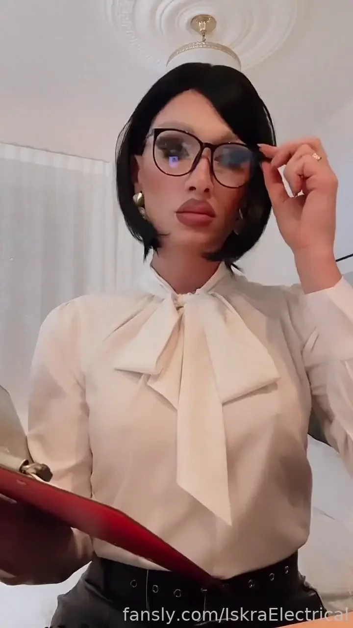 Meeting in the office fyp boobs tits silk blouse cross crossdresser 
