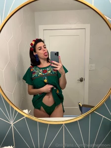 Happy moni monday flirty mirror selfies from my nail salon today i ve part 3