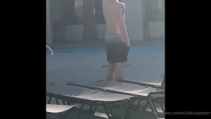 Resort cougar on the prowl with fxxkbuck