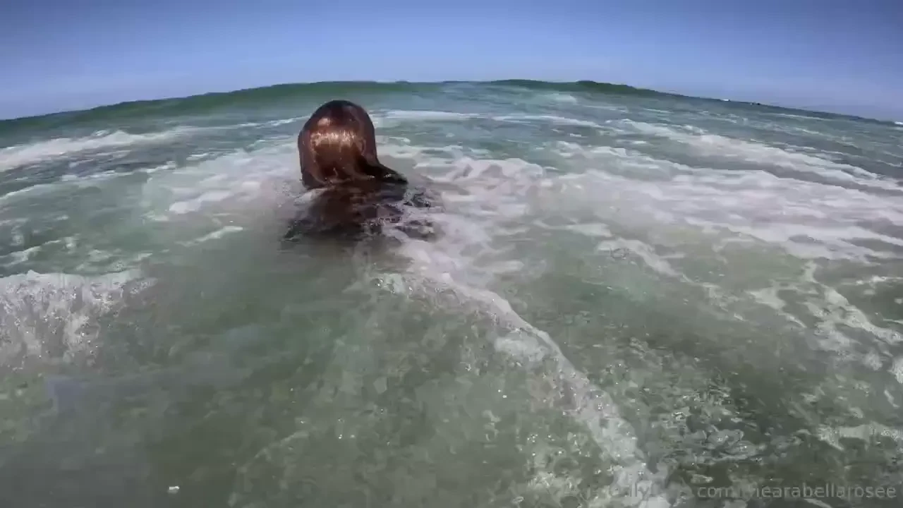 Accidentally flashed the beach when getting this coochie clip for yall 