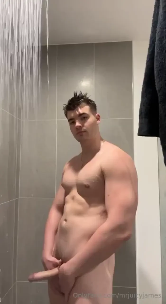 Drop your best tip under this post and get some cheeky bundle 