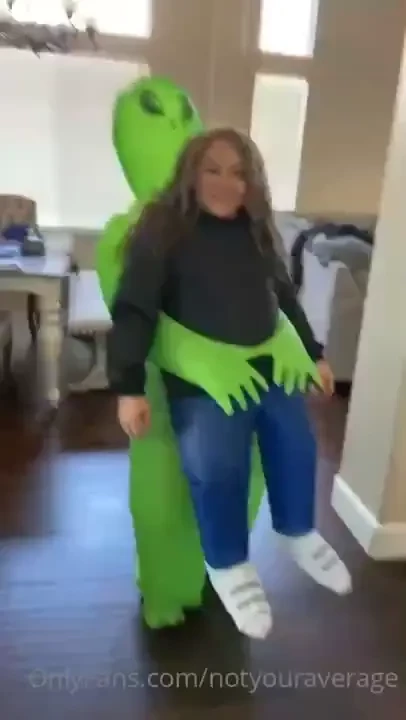 An alien saw this fat ass and tried taking and probing me tip to humor 