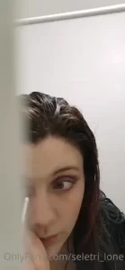 Here have a shitty makeup video with shitty angles i couldn t see what