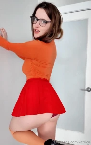 A little glimpse a little mystery just how i like it