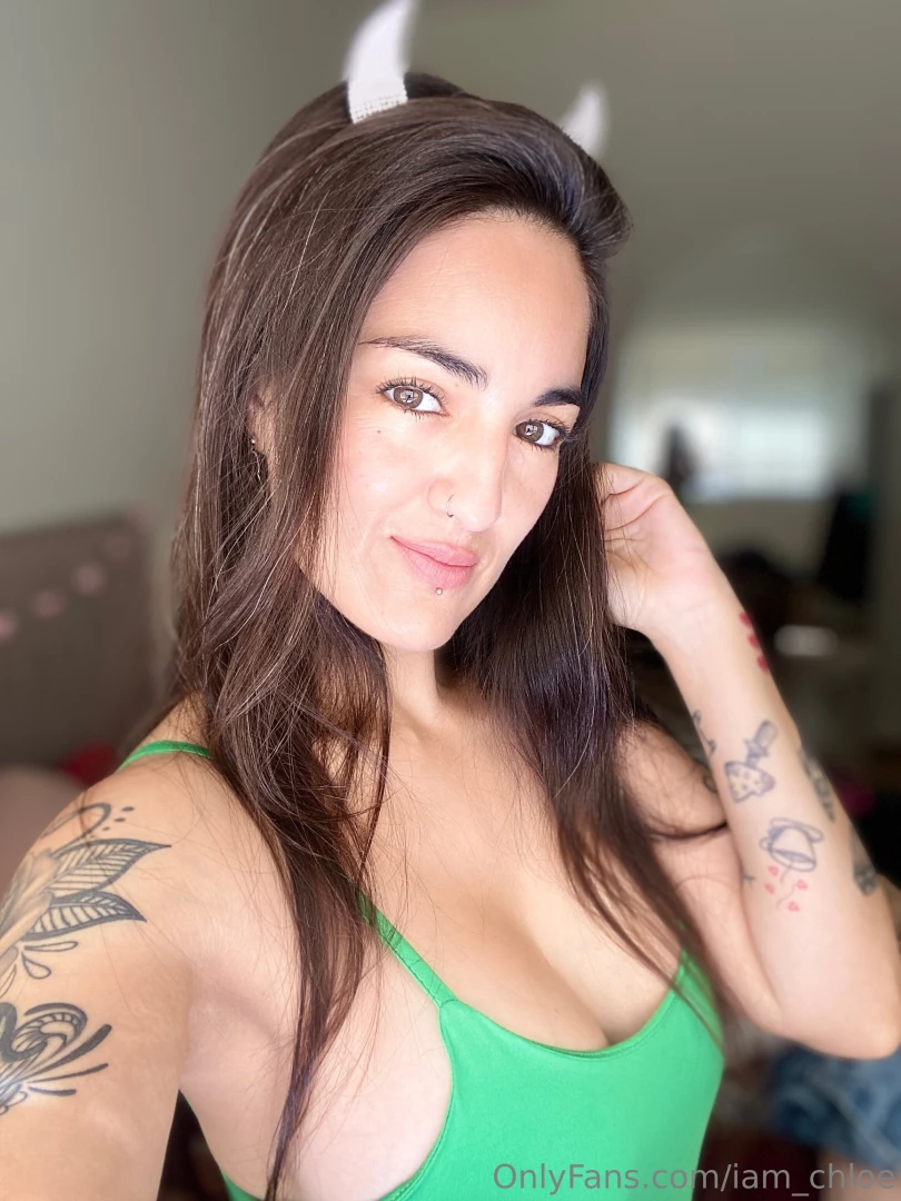 I want you to fill my face with a big face of cum 