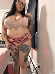 A photo set showcasing my curves and my fat ass and pussy in it part 7