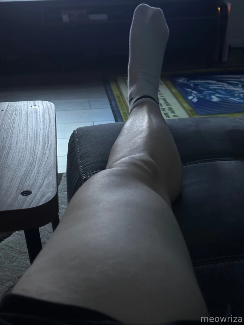 Leg days are staying to be noticable im growing horse legs the cut is 