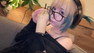 I am craving boba so much rn first ones to buy me some boba tea like