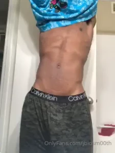 Little show off
