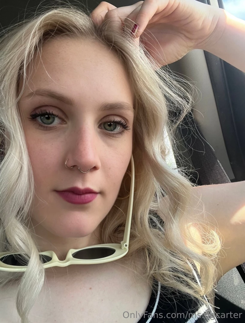 Hi nerds i m going to be off onlyfans for a week since i m going on 