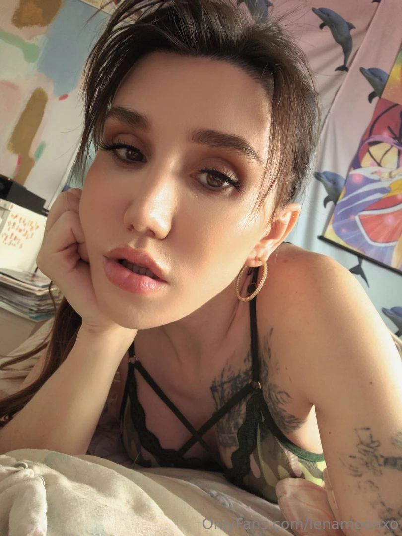 I am bored af hit me up 