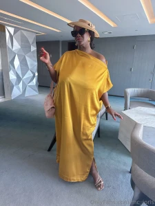 Classy mistress madam___caramel