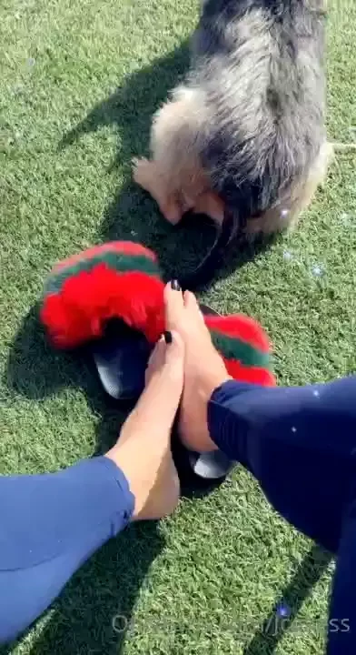 Mmm touching my soles make me wet 