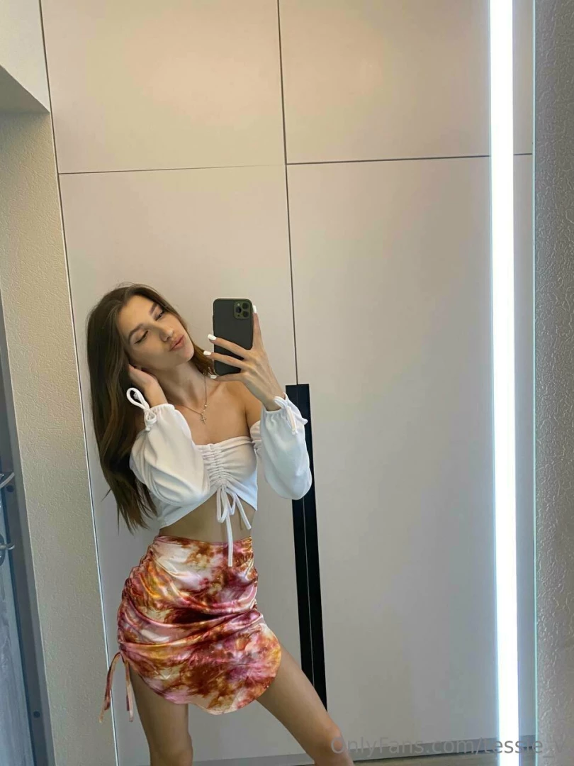 You ll find a whole world of stories and emotions in my eyes 