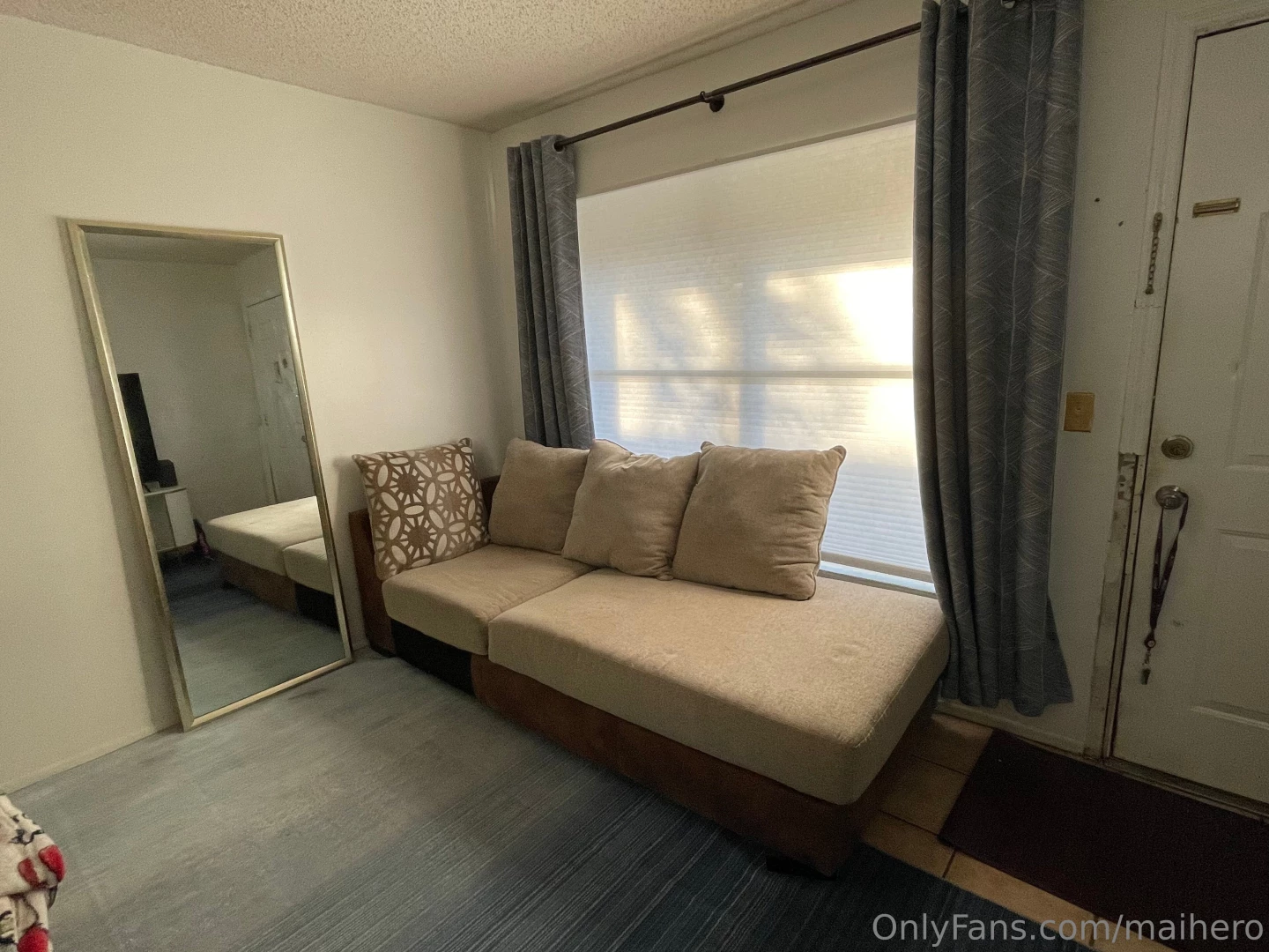 The giant man my lover brought me dinner since i can t leave spent all part 10 