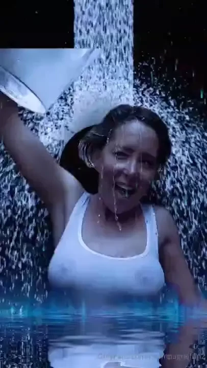 Time to get wet and wild would you dare to get bare with me 
