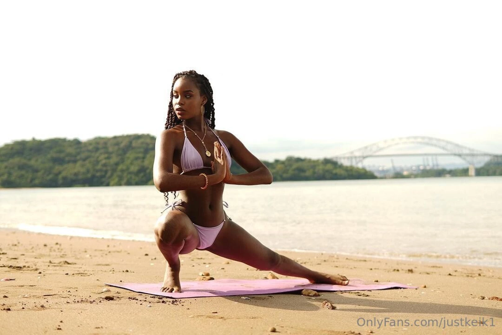 goddesskeik - Just some yoga in the beach to stretch a little and have that 