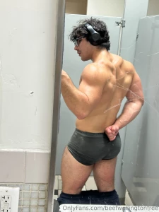 You can t take your eyes off these sexy muscles can you but i know