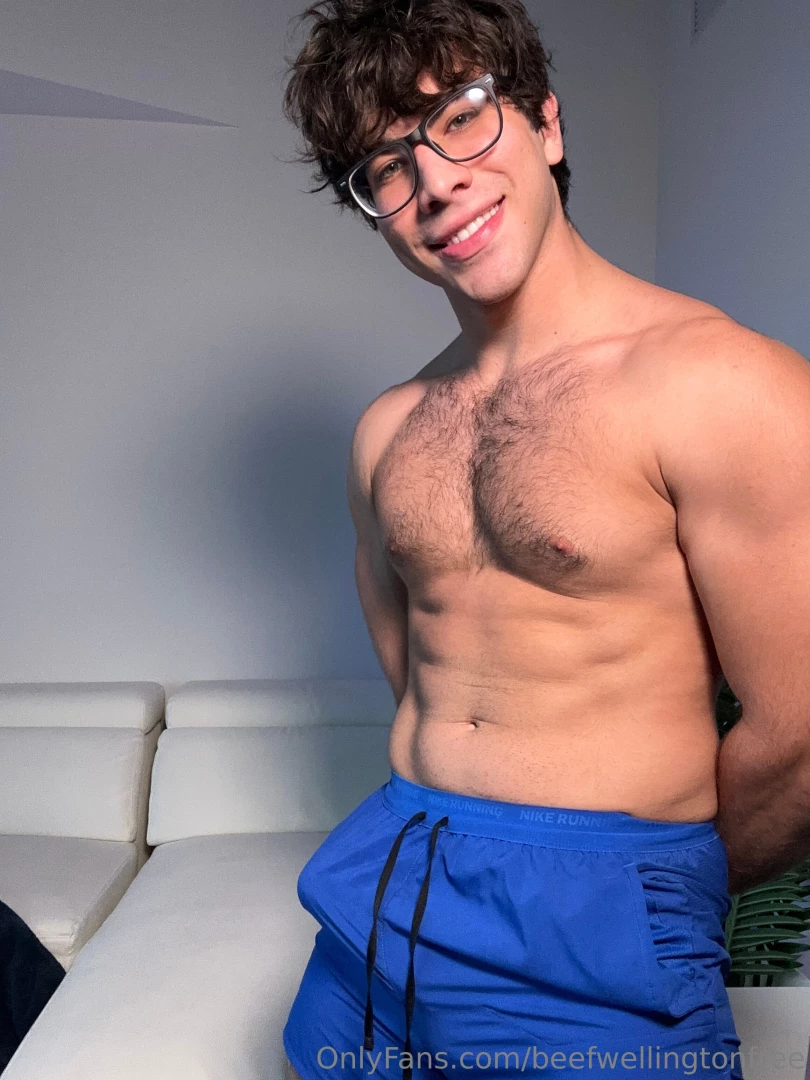 Want me to pull this pants down text me and i ll show you everything 